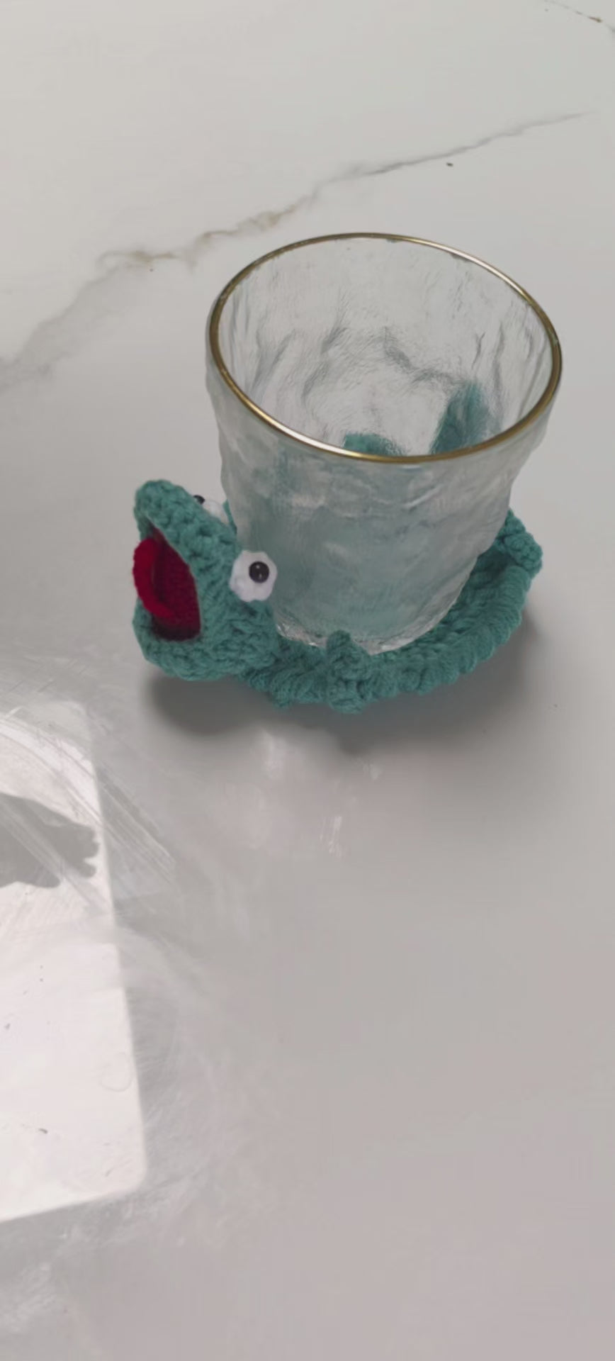 Handmade Crochet Peek-Up Mug Coaster – Cute Interactive Cup Mat